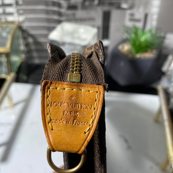 Authentic Louis Vuitton Monogram Cosmetic Accessories Pouchette Bag - Picture 8 of 16